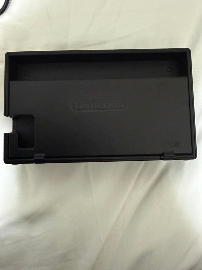 V*e様 任天堂Switch本体 箱無し 付属品あり 美品