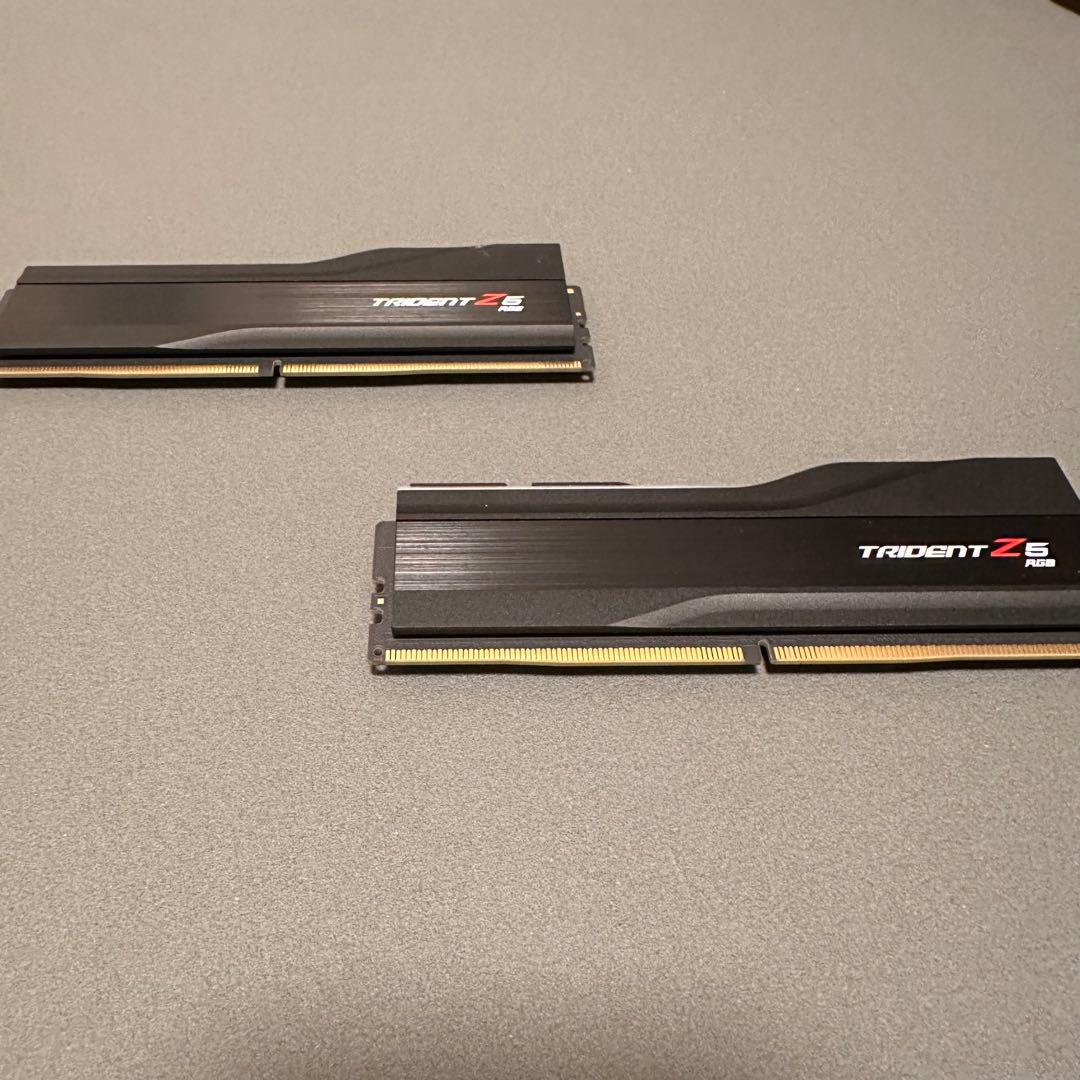メモリー DDR5-6000 32GB G.Skill Trident Z5 RGB