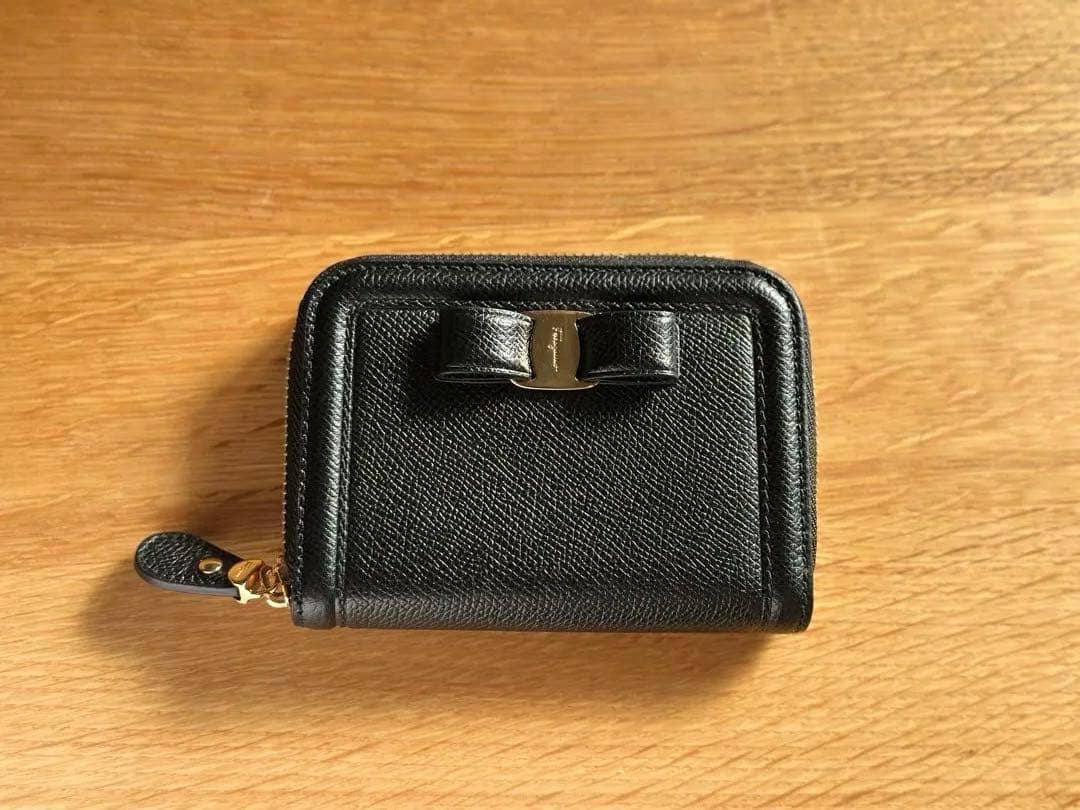 【3/3まで限定値下！】✨新品未使用・箱付き✨Ferragamo財布ヴァラリボン