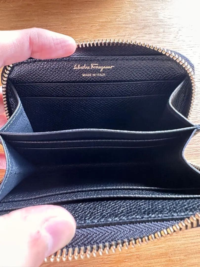 【3/3まで限定値下！】✨新品未使用・箱付き✨Ferragamo財布ヴァラリボン