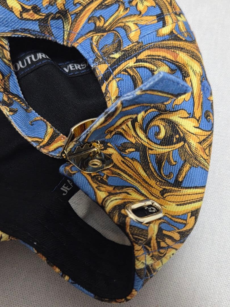 ♂♀新品・キャップ【Versace Jeans Couture】バロック柄　青