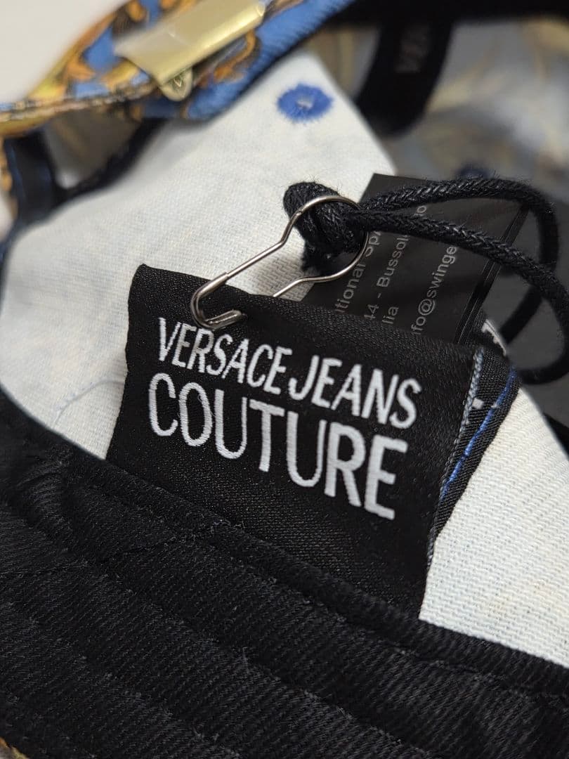 ♂♀新品・キャップ【Versace Jeans Couture】バロック柄　青