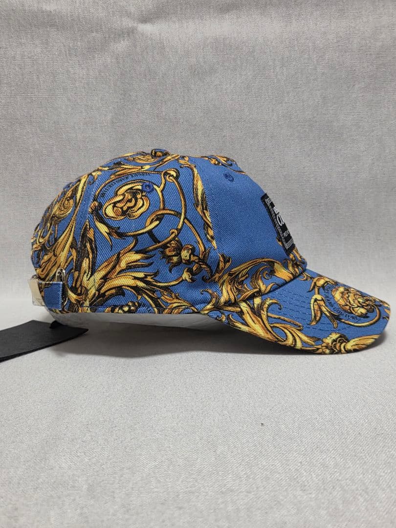♂♀新品・キャップ【Versace Jeans Couture】バロック柄　青