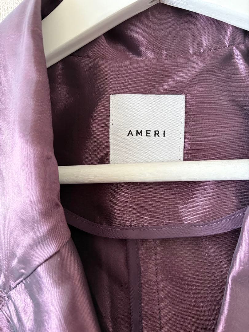 【AMERI VINTAGE】IRIDESCENT DRAPE COAT