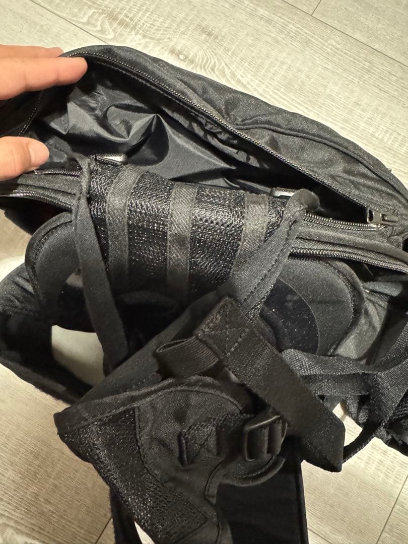 ヒップシートDaG3 黒 収納付き　抱っこ　ベビー用品　dag3