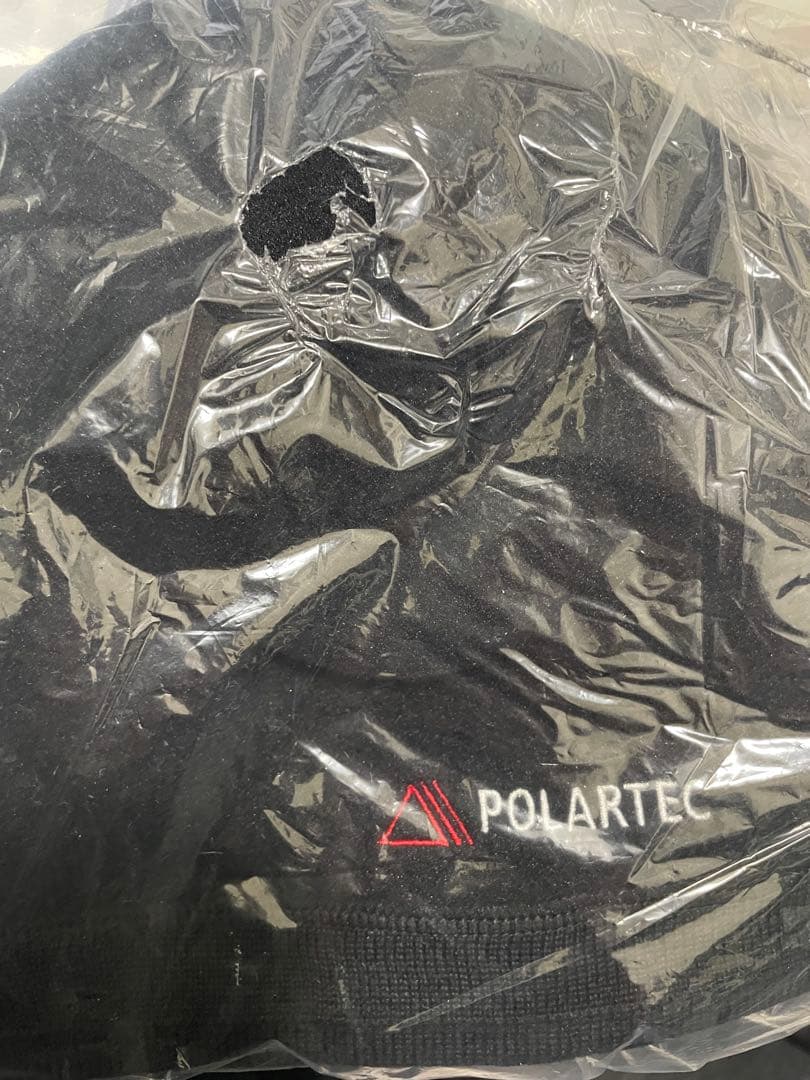 PALACE POLARTEC ブラックニット帽リバーシブルです。