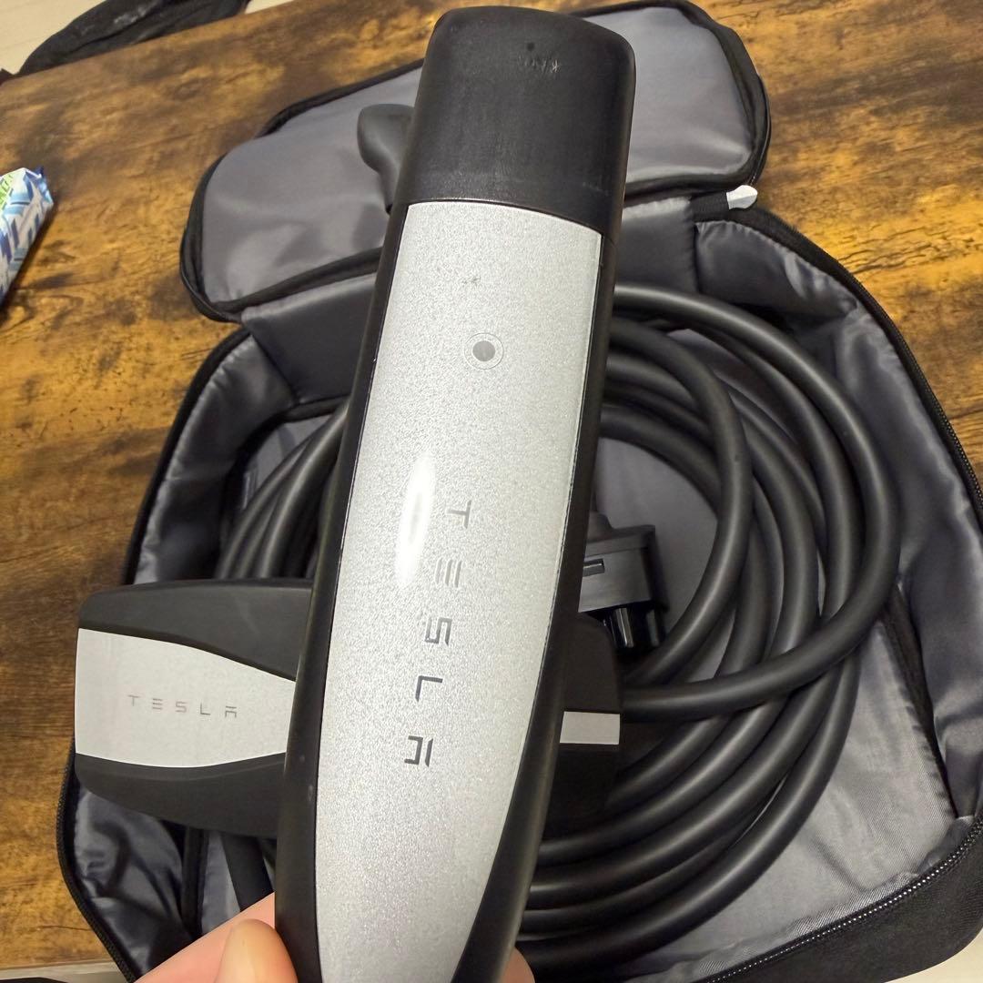 TESLA モバイルコネクター GEN2
