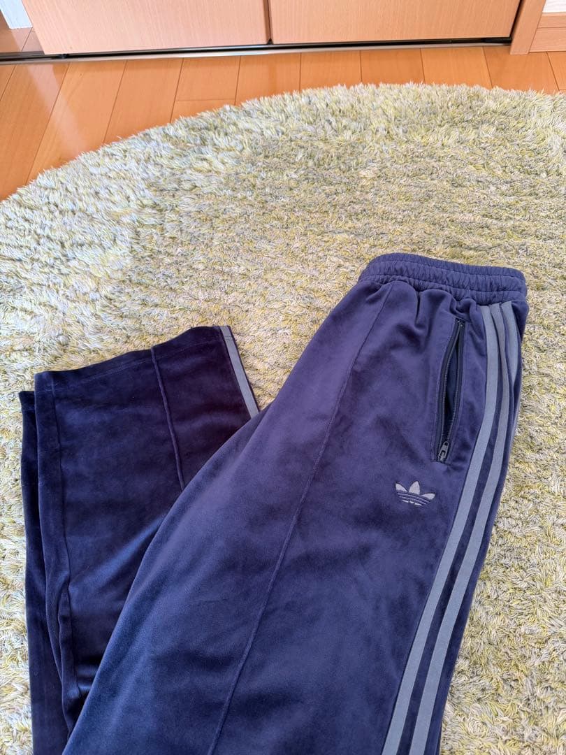 adidas ネイビー スウェットパンツ　L