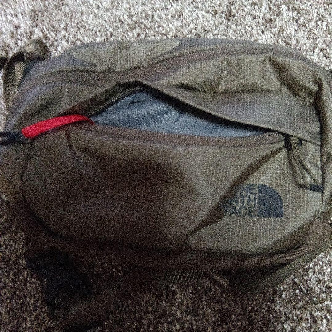 THE NORTH FACE ボディバッグ オリーブ　　かずまろ