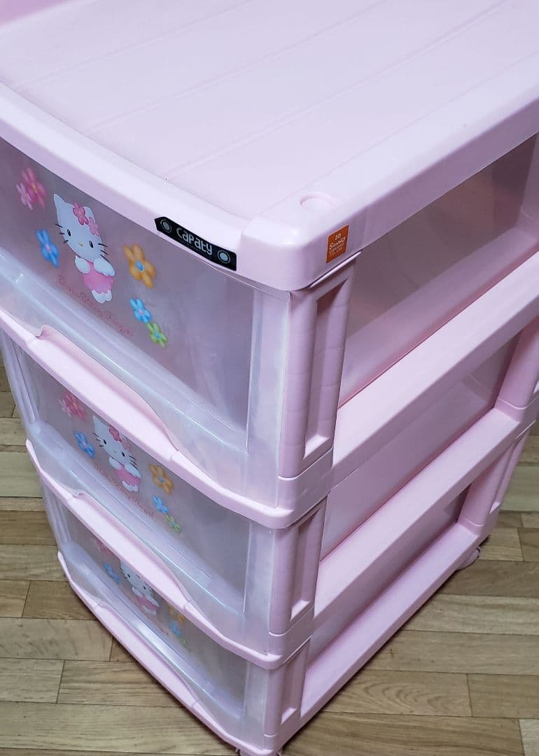 ハローキティ♥　収納ボックス　3段衣装ケース　キャスター付き　サンリオ♥　レトロ