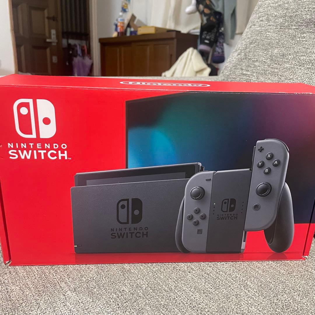 任天堂Switch 強化版 中古　スイッチ　グレー　2019年　初期化済み