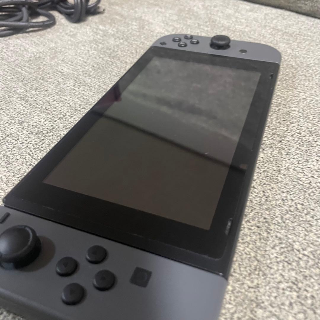 任天堂Switch 強化版 中古　スイッチ　グレー　2019年　初期化済み