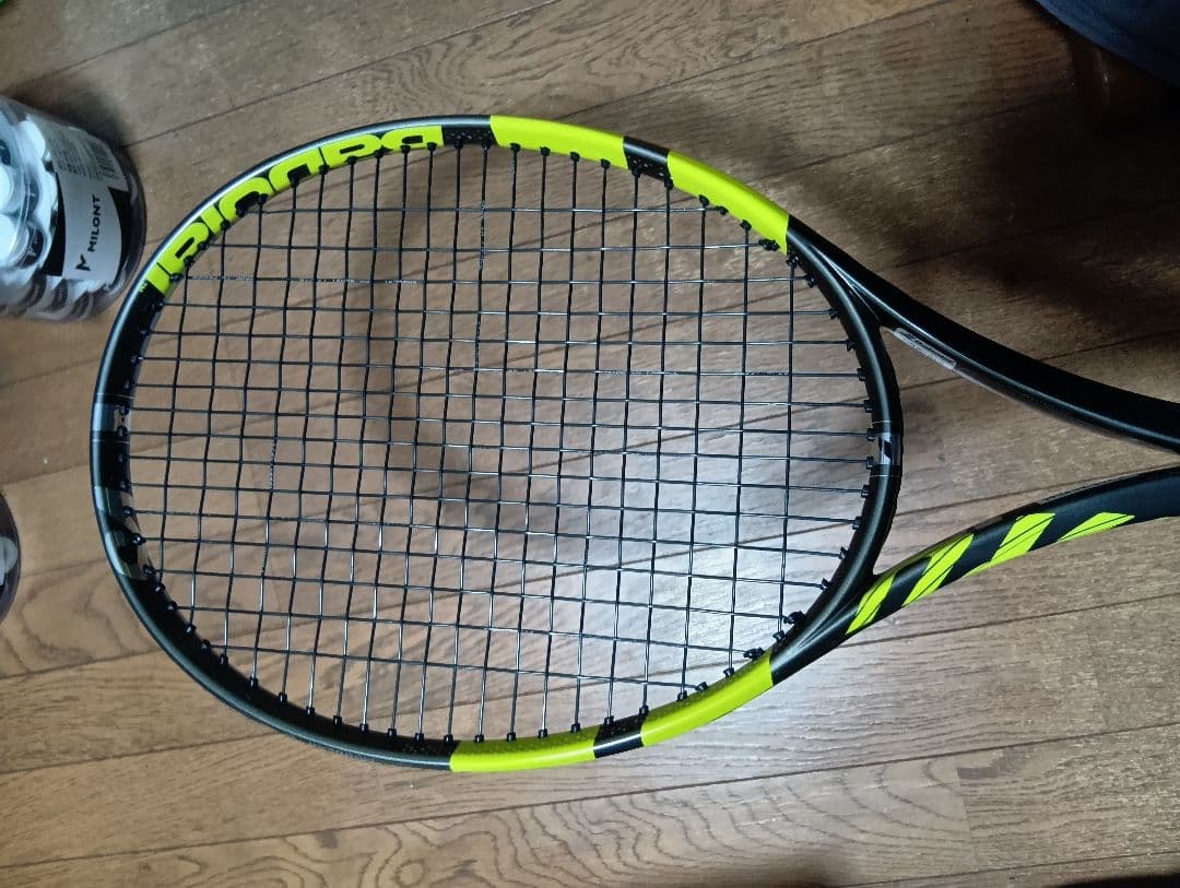 【極美品】BabolatPureAeroVS(2020モデル)