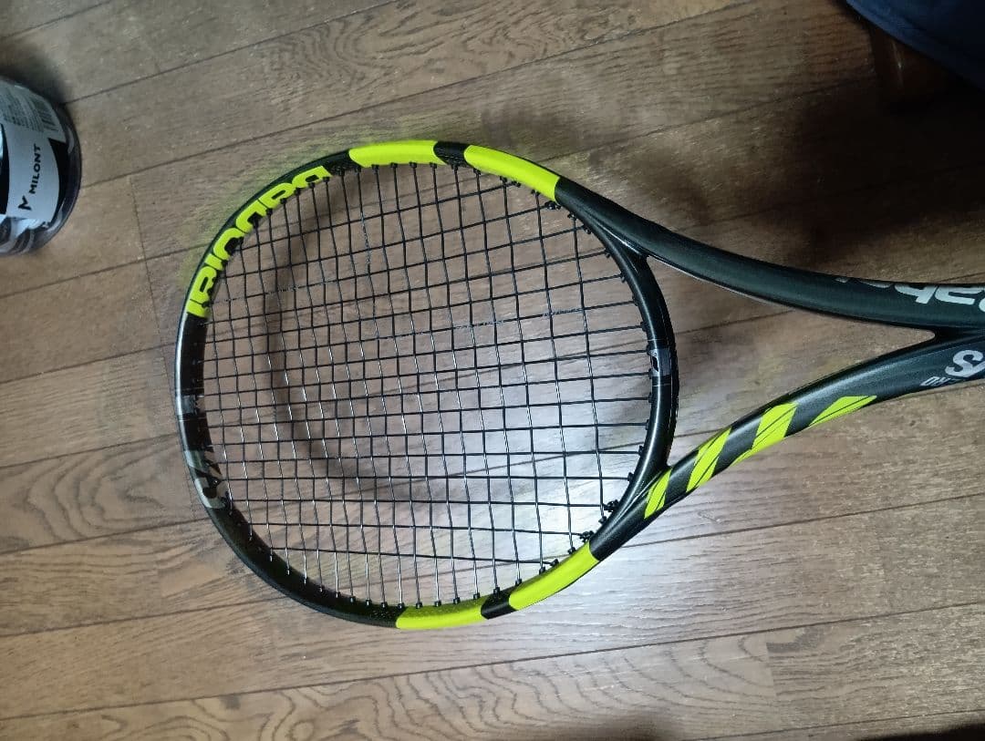【極美品】BabolatPureAeroVS(2020モデル)
