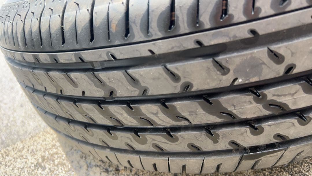 ①アルファード 純正タイヤ新車外し 225/60R18 タイヤ 2本セット