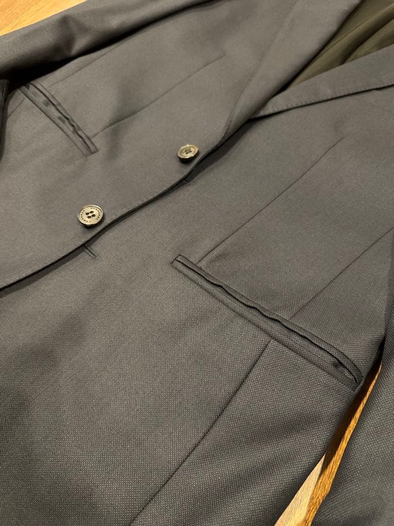BURBERRY ネイビー スーツ【羊毛100 （ラムウール）】
