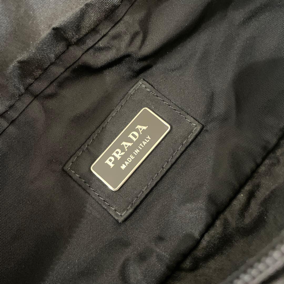 新品同様PRADA ブラック ボディバッグ、ウエストポーチ、ファニーパック