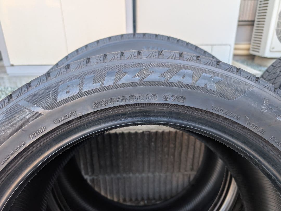 タカオ　235/50r18 VRX3 2022年製