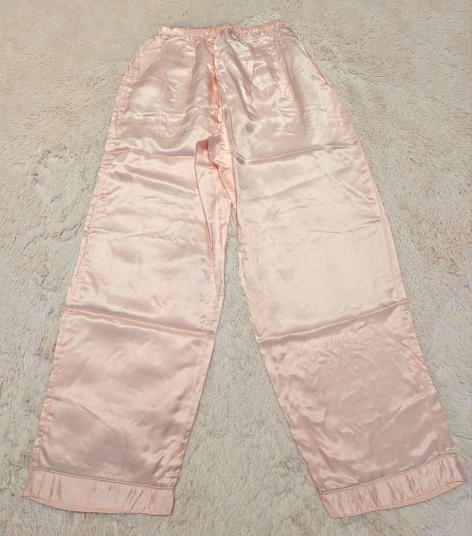 ☆未使用品☆シルク100% 女性用 パジャマ Mサイズ　ピンク色　長袖　長ズボン
