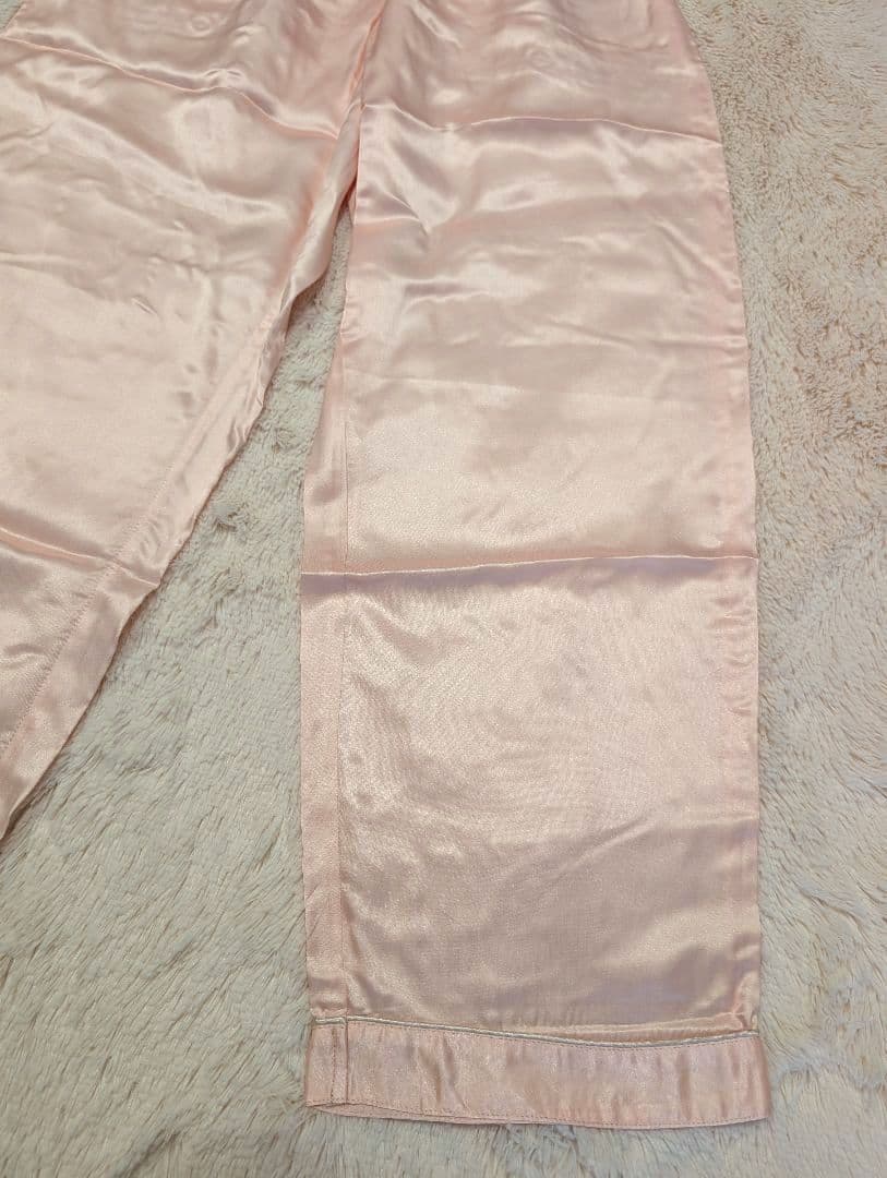 ☆未使用品☆シルク100% 女性用 パジャマ Mサイズ　ピンク色　長袖　長ズボン