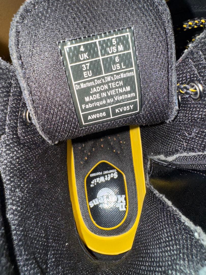 Dr. Martens Jadon Tech 8 ホール ブーツ