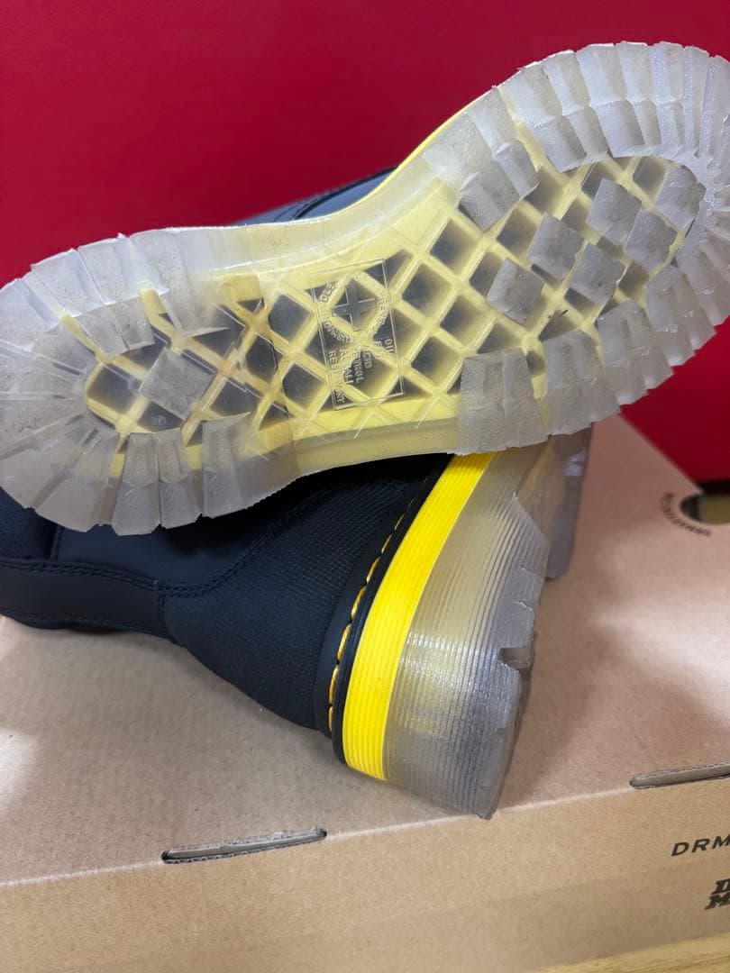 Dr. Martens Jadon Tech 8 ホール ブーツ