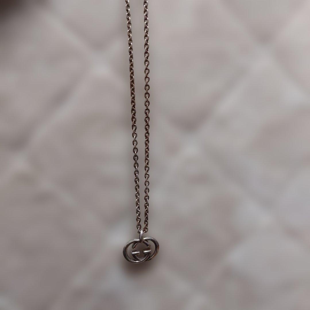 GUCCI ダブルGロゴ ネックレス シルバー　箱つき