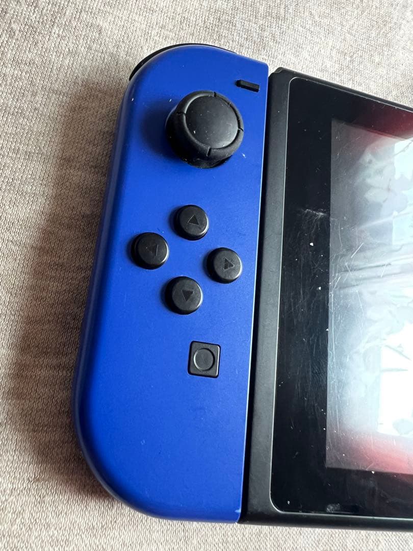 ジャンク品 Switch 本体（電源入らない）＋おまけJoy-Con
