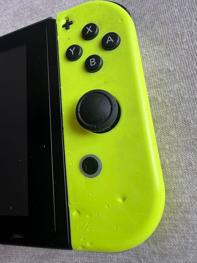 ジャンク品 Switch 本体（電源入らない）＋おまけJoy-Con