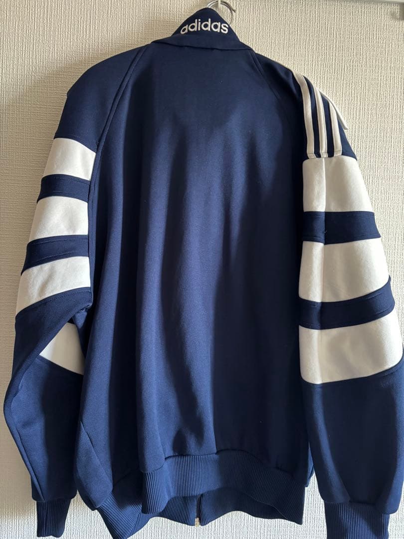 adidas ネイビー ストライプジャージ O7
