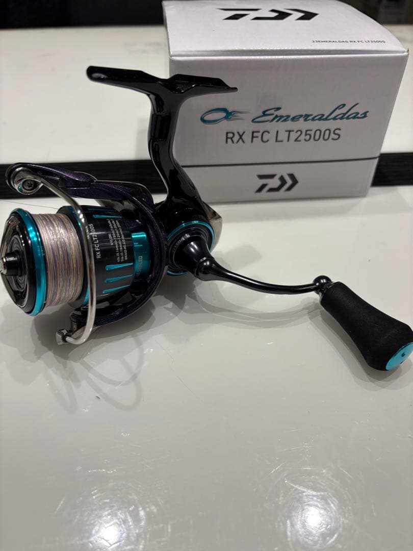 Emeraldas RX FC LT2500S スピニングリール