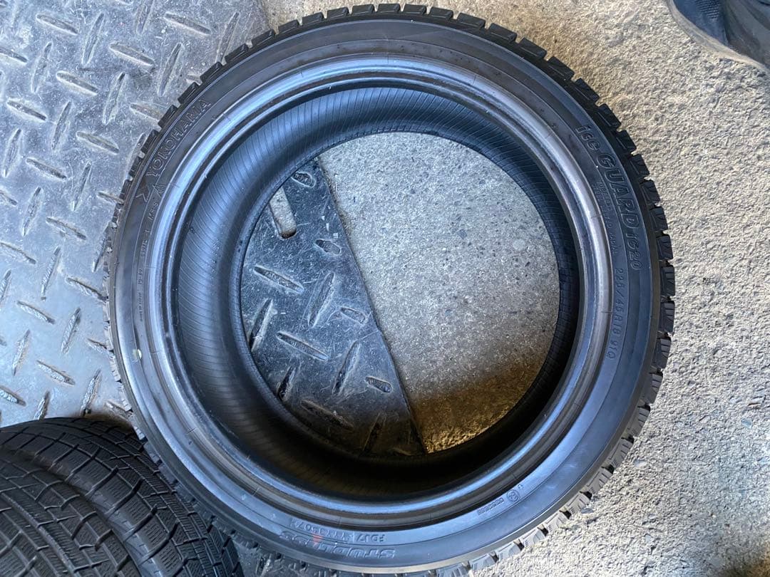 YOKOHAMA ICEGUARD 225/45/18. 2本セット送料込み