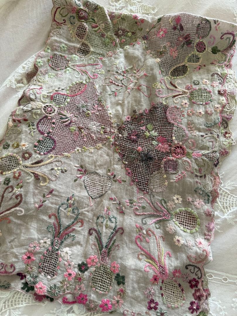 ソフィーディガール花柄総刺繍リネンストールピンク