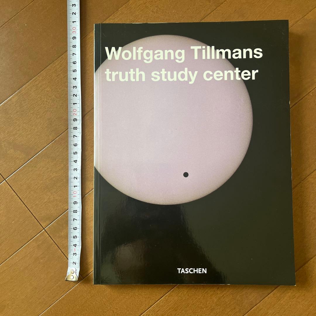 Wolfgang Tillmans 『truth study center』