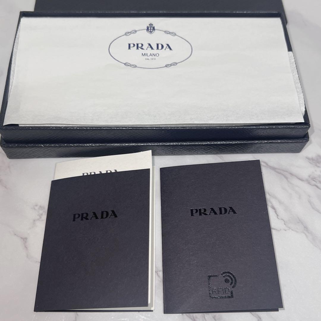 PRADA スマホケース　iphone13pro