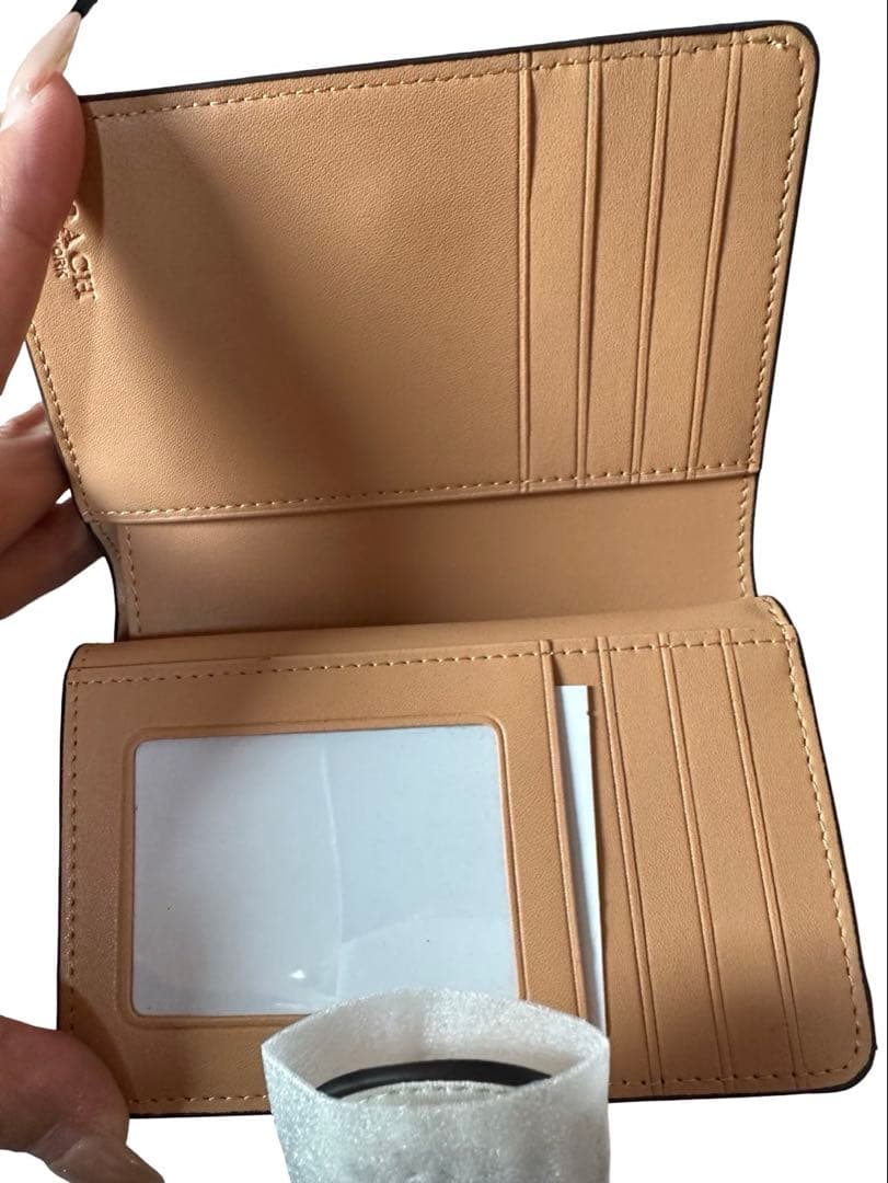 COACH コーチ二つ折り財布チェリー柄 さくらんぼ レザー ホワイトコンパクト
