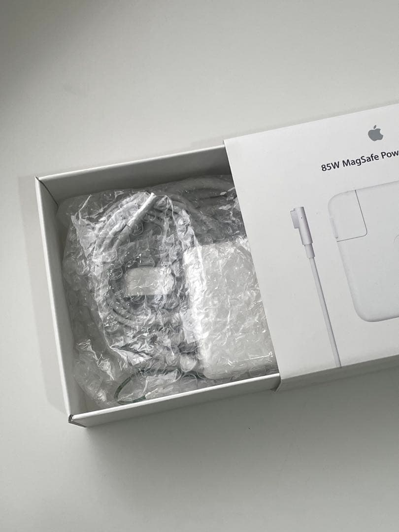 Apple 純正 MagSafe 電源アダプタ 85W MC556J/B 箱付き