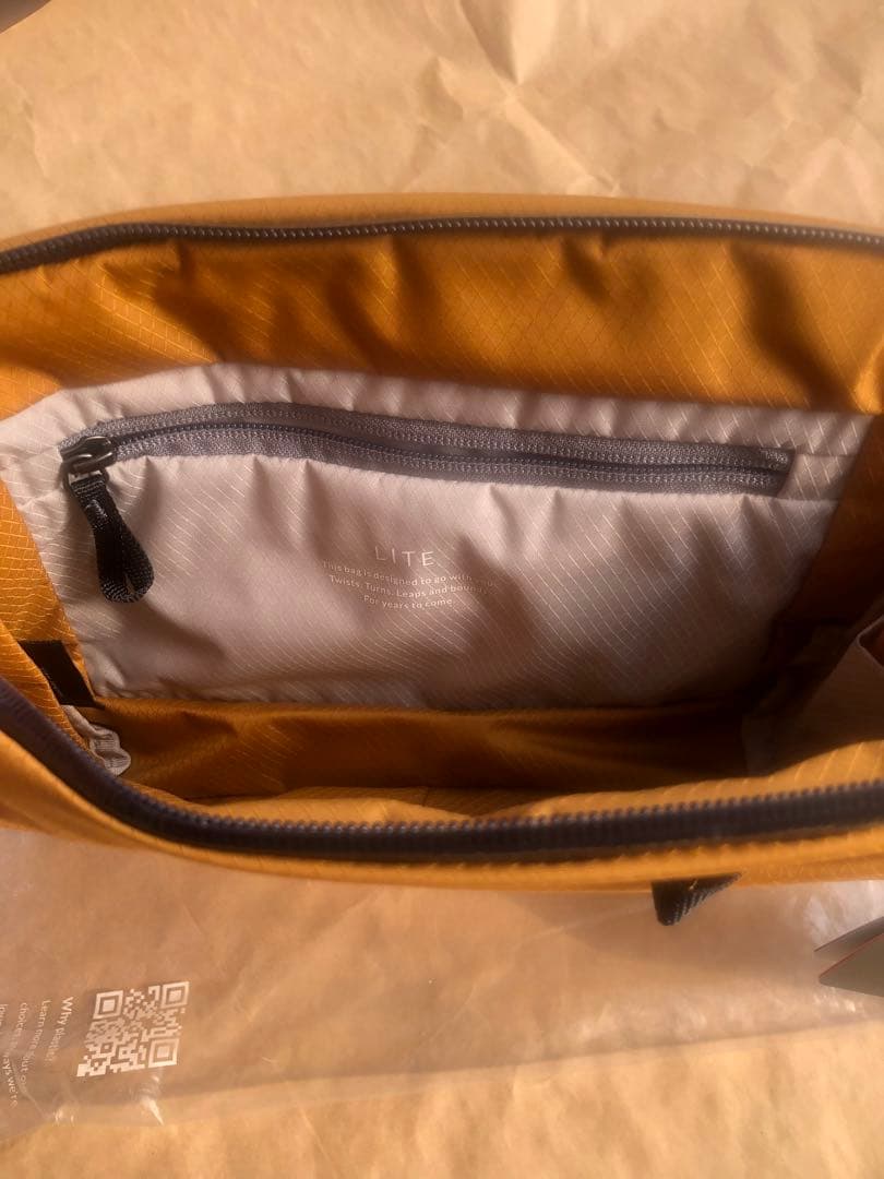 未使用ベルロイライトスリングbellroy light sling ボディバッグ