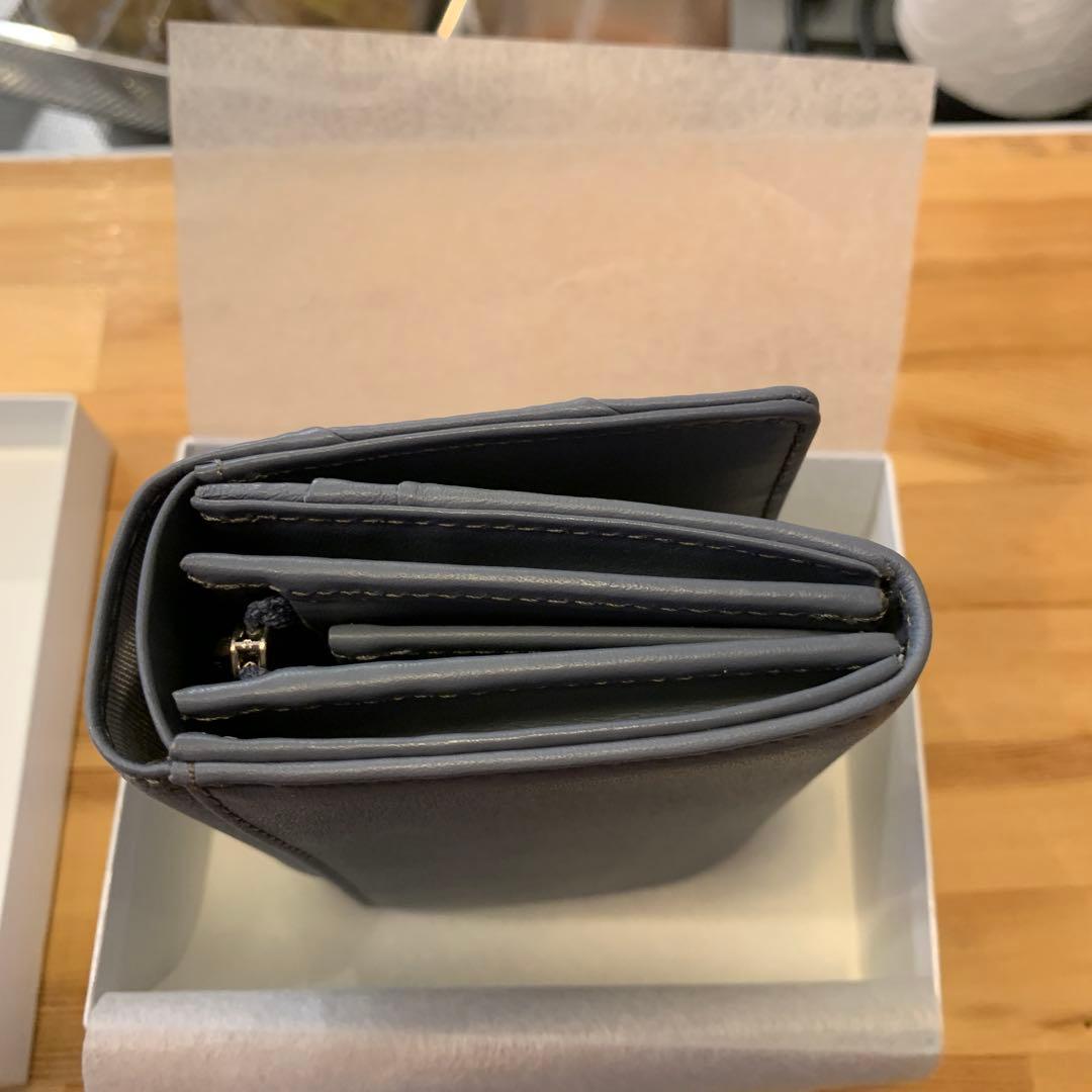 NINA RICCI ライトグレー 二つ折り財布