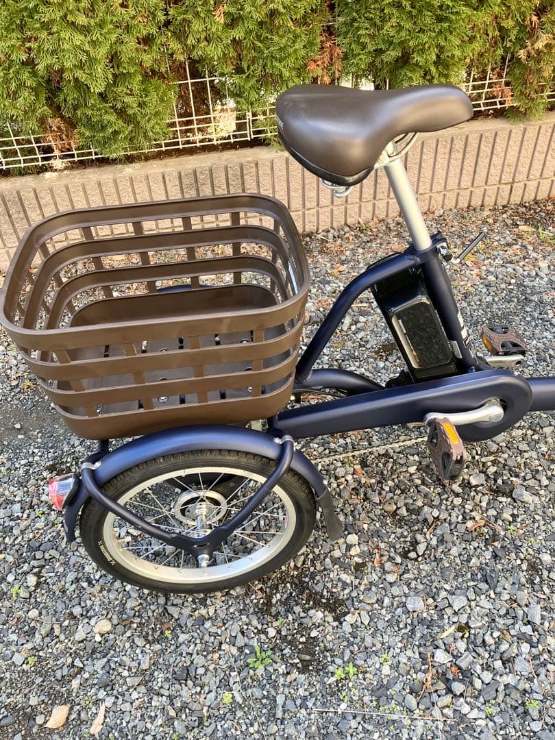 【白の木】ブリヂストン 電動アシスト三輪自転車ラクットワゴン