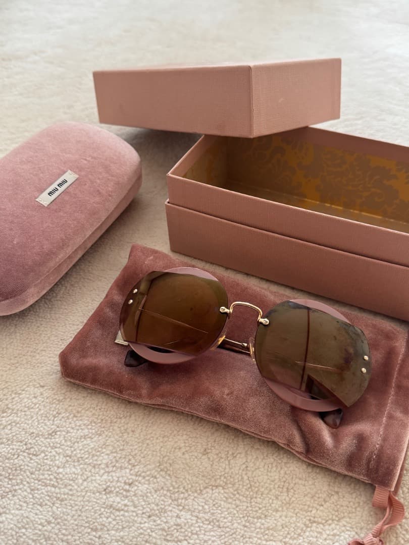 【中古】miumiu ラウンドサングラス ケース付き