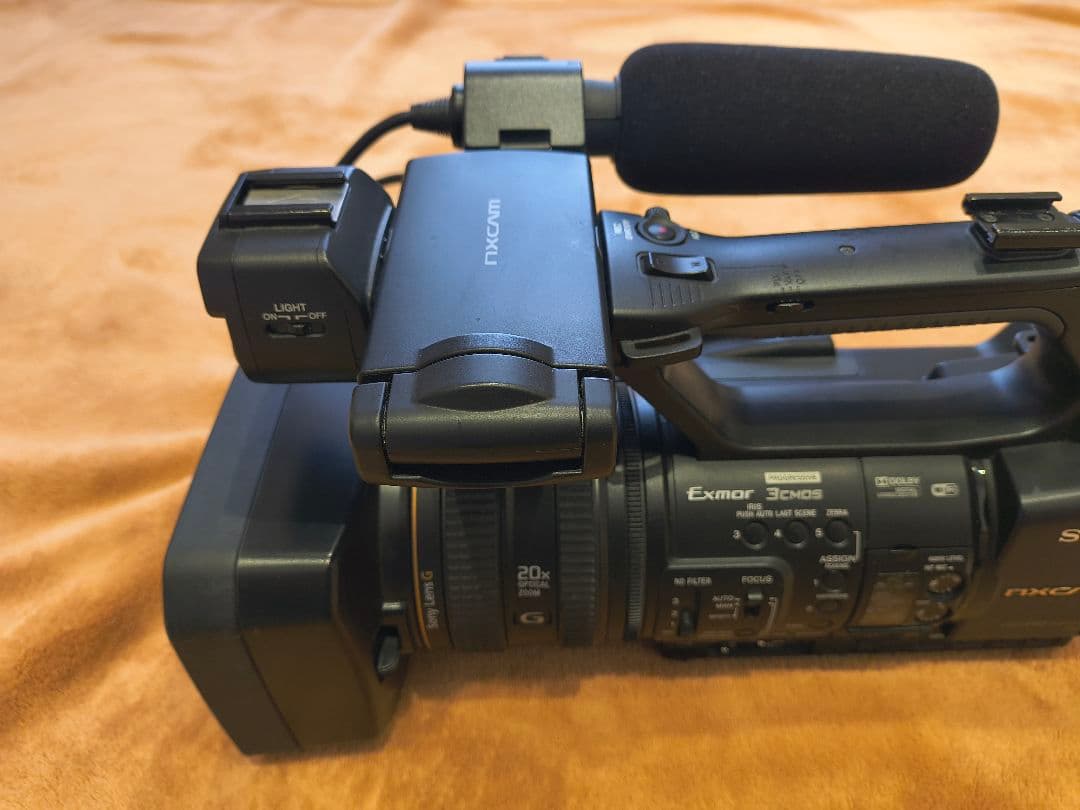 早いもの勝ち！予備バッテリー付き！！ビデオカメラレコーダーHXR-NX3！