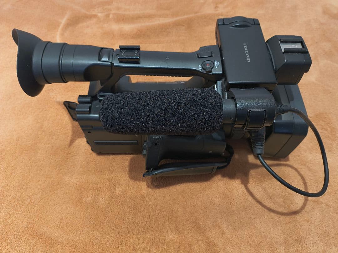 早いもの勝ち！予備バッテリー付き！！ビデオカメラレコーダーHXR-NX3！