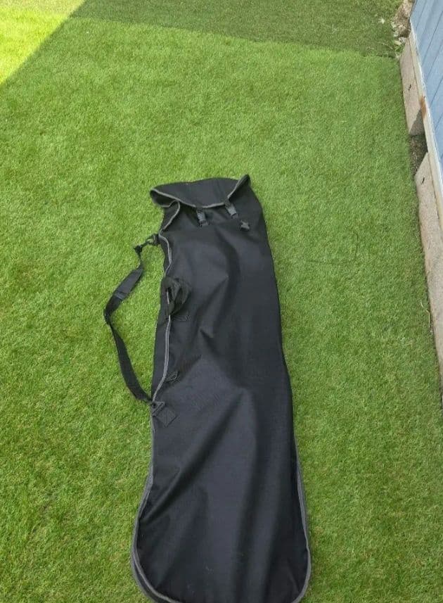 スノーボードBURTON152cm ストラップ少し壊れ （問題なく開閉はします）