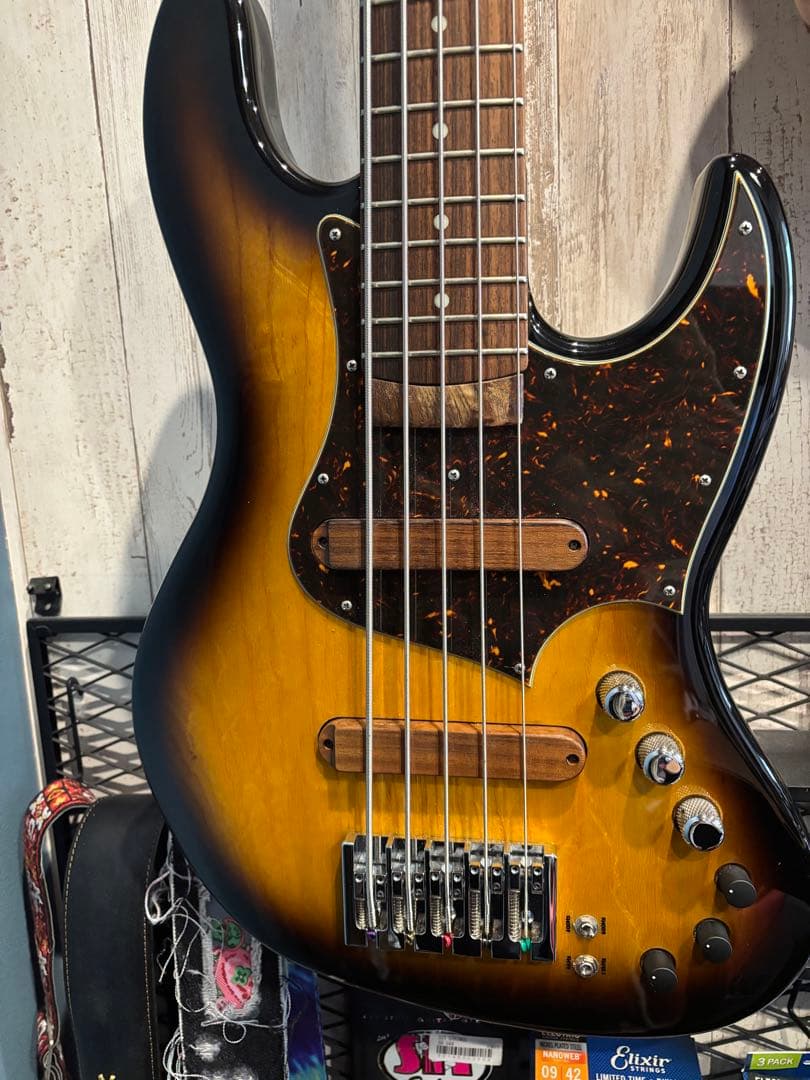 xotic xj-1T 5st サンバースト HRI