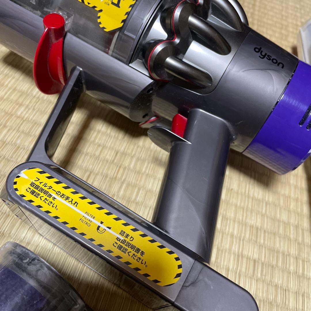 Dyson V10 スティッククリーナー 本体とアタッチメント　スタンド付き