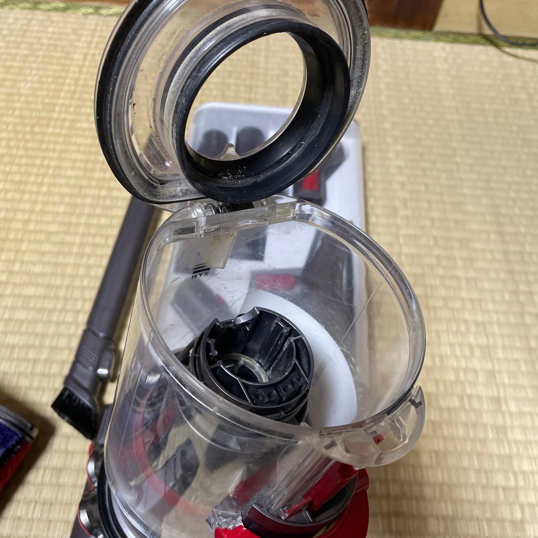 Dyson V10 スティッククリーナー 本体とアタッチメント　スタンド付き