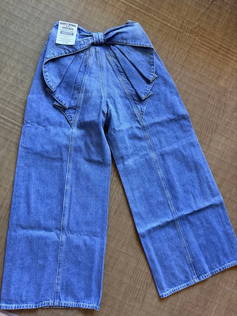 週末限定　可愛いリボン付きワイドレッグ大人気のデニムRODEO CROWNS新品