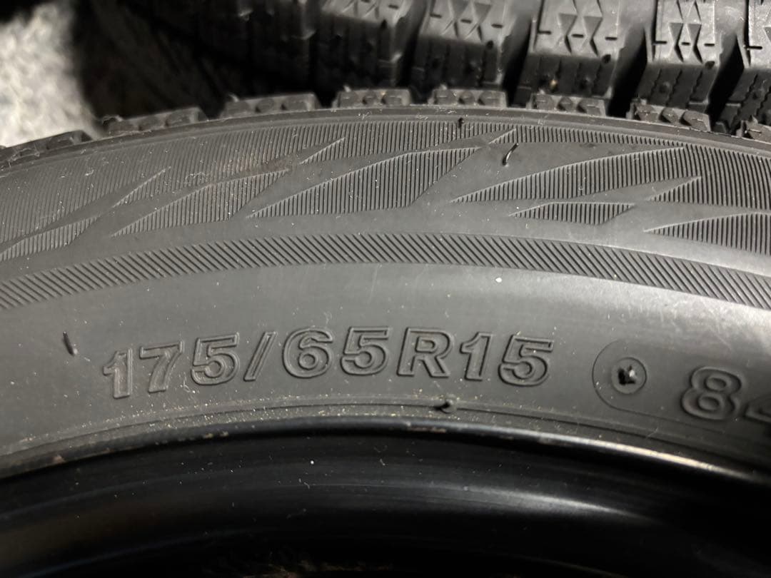 ブリザック VRX2 スタッドレス 鉄ホイール 175/65R15 2022年