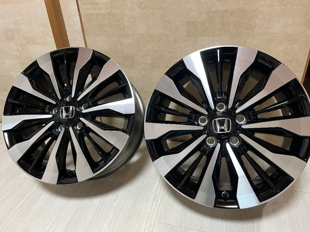 ② ホンダWRV新車外しホイールナットキャップ付純正17インチホイール２本
